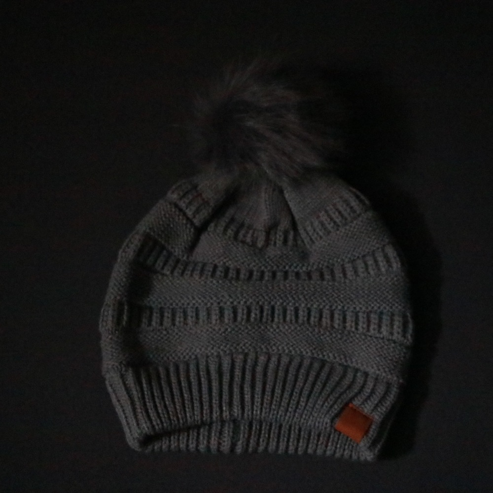 Knit Beanie w Pom
